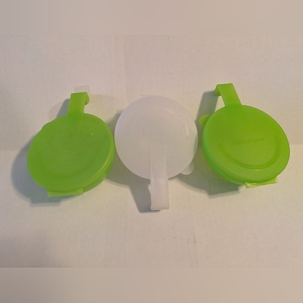 3 Tupperware Forget Me Not Hanging Onion/Tomato/Veggie Keeper 2 Green 1 white